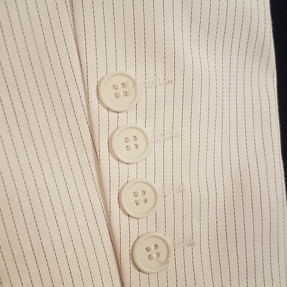 Suit - Picture 6 of 7